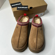 Load image into Gallery viewer, UGG TAZZ SLIPPER PLATFORM / CHESTNUT (WOMANS)
