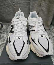 Load image into Gallery viewer, NEW BALANCE 9060 / WHITE/BLACK
