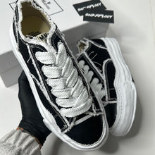 Load image into Gallery viewer, MIHARA YASUHIRO SNEAKERS
