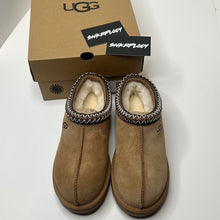 Load image into Gallery viewer, UGG TASMAN SLIPPER / CHESTNUT (WOMANS)
