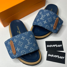 Load image into Gallery viewer, LOUIS VUITTON / POOL PILLOW FLAT COMFORT MULES SLIDES
