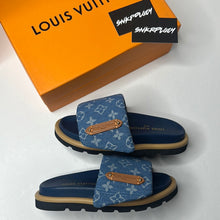 Load image into Gallery viewer, LOUIS VUITTON / POOL PILLOW FLAT COMFORT MULES SLIDES
