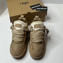 Load image into Gallery viewer, UGG “LOWMEL” / SAND
