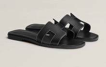 Load image into Gallery viewer, HERMES SANDAL / BLACK
