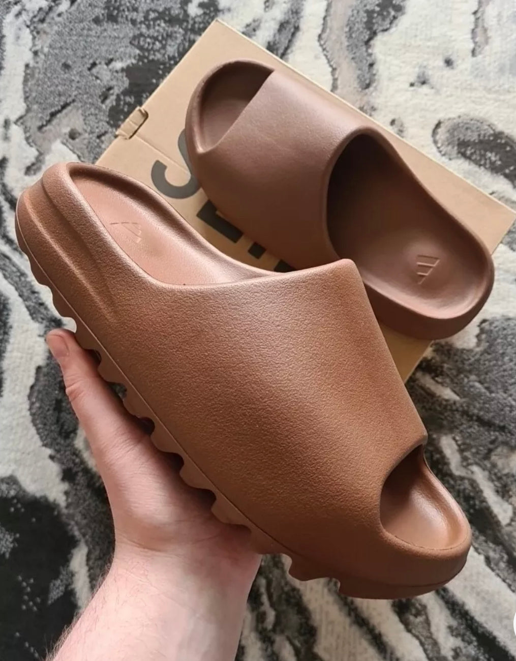 YEEZY SLIDE “FLAX”