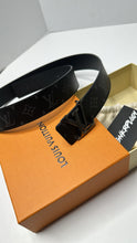 Load image into Gallery viewer, LOUIS VUITTON INITIALS 40MM REVERSIBLE BELT
