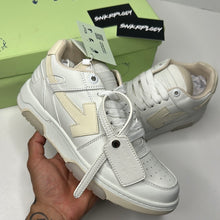 Load image into Gallery viewer, OFF WHITE SNEAKERS
