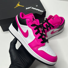 Load image into Gallery viewer, AIR JORDAN 1 LOW (GS) / PINK/BLACK
