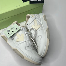 Load image into Gallery viewer, OFF WHITE SNEAKERS
