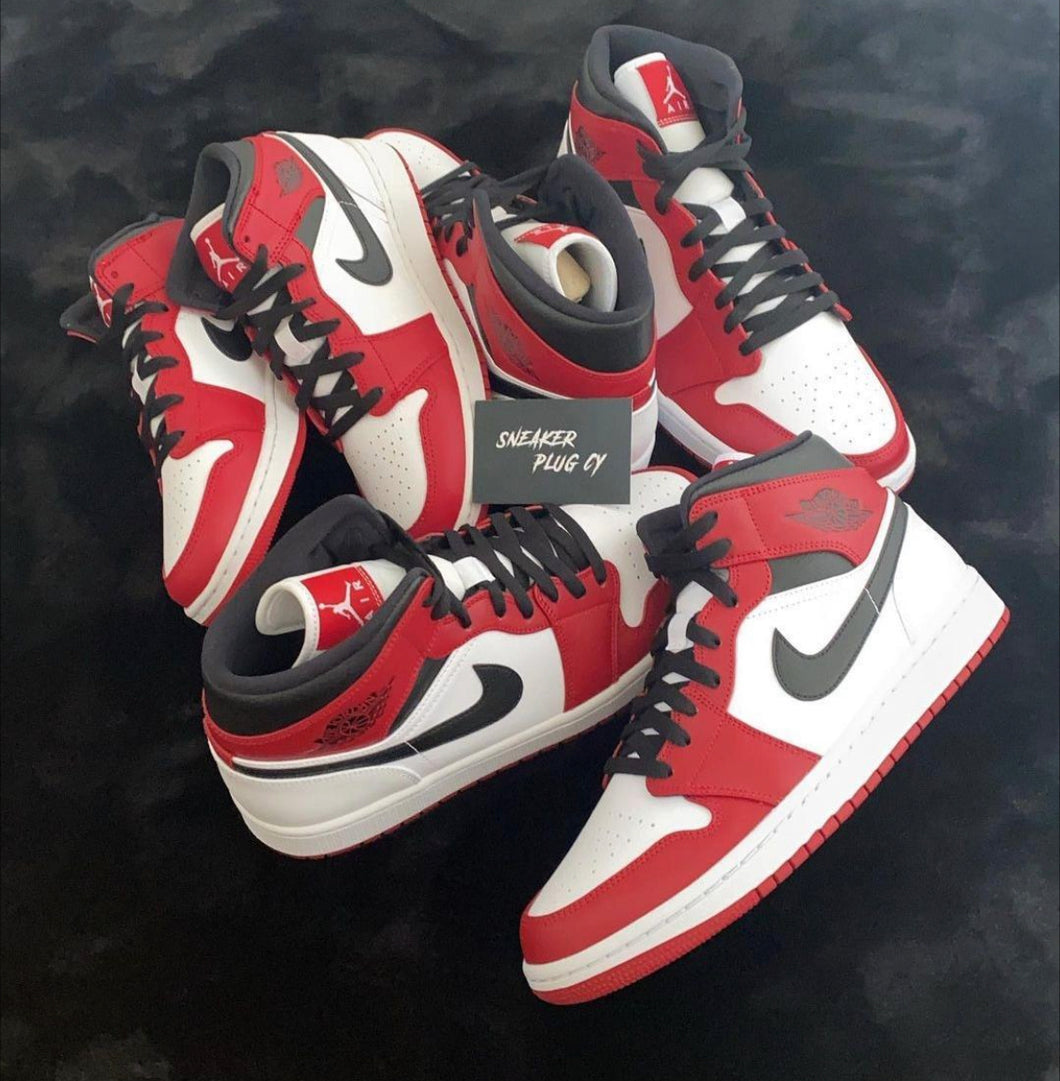 AIR JORDAN 1 MID “CHICAGO WHITE TOE”