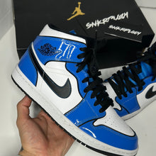 Load image into Gallery viewer, AIR JORDAN 1 MID “SIGNAL BLUE”
