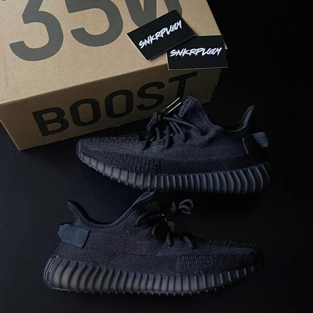 YEEZY 350 V2 “ONYX”