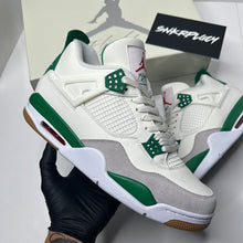 Load image into Gallery viewer, NIKE SB X AIR JORDAN 4 PINE GREEN
