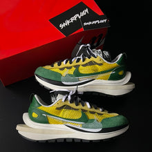 Load image into Gallery viewer, SACAI X NIKE VAPORWAFFLE “TOUR YELLOW / STADIUM GREEN”
