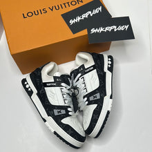 Load image into Gallery viewer, LOUIS VUITTON SNEAKERS / BLACK &amp; WHITE
