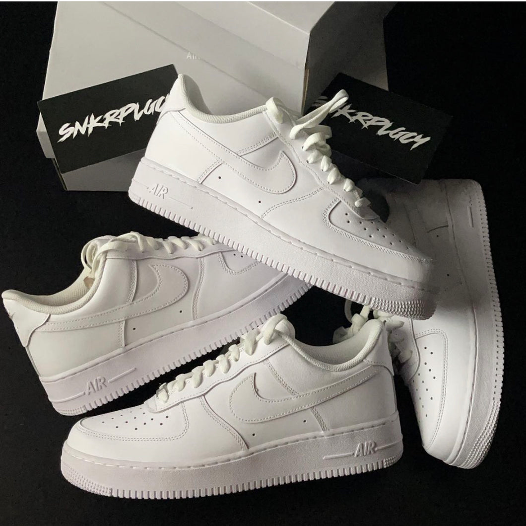 NIKE AIR FORCE 1 “TRIPLE WHITE”