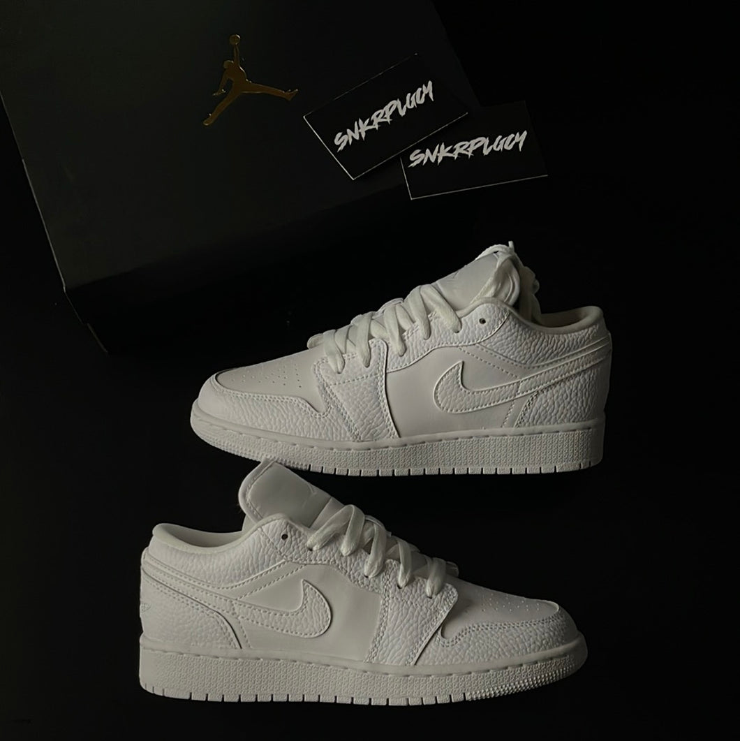 AIR JORDAN 1 LOW “TRIPLE WHITE”