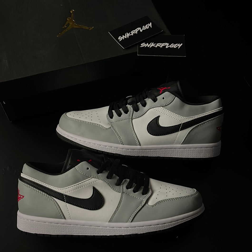 AIR JORDAN 1 LOW “LIGHT SMOKE GREY”