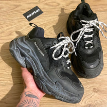 Load image into Gallery viewer, BALENCIAGA TRIPLE S (BLACK)
