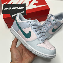 Load image into Gallery viewer, NIKE DUNK LOW (GS) | MINERAL TEAL
