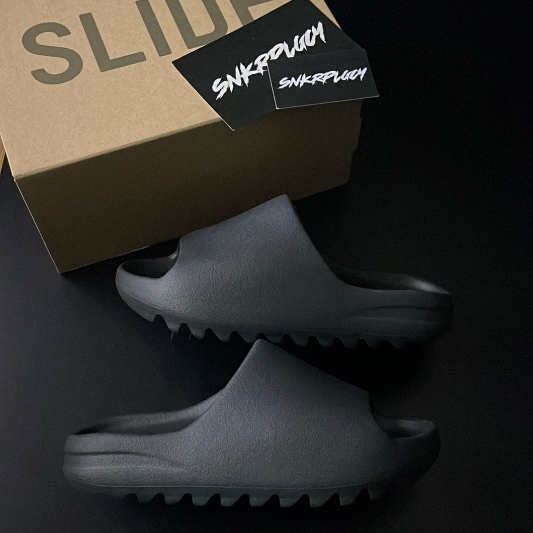 YEEZY SLIDE “ONYX”